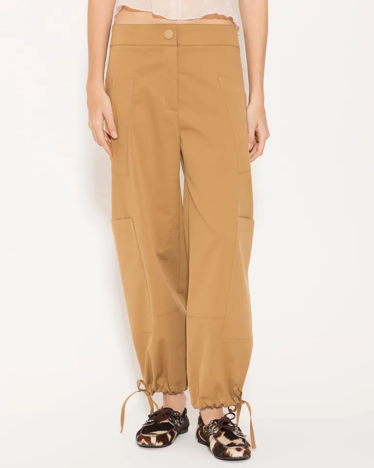 Pantalones cargo de ajuste cómodo y detalles funcionales de Jazmin Chebar en Pantalones para argentina