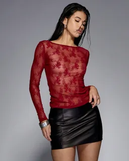 Top encaje transparente escote barco de Missguided en Blusas para argentina