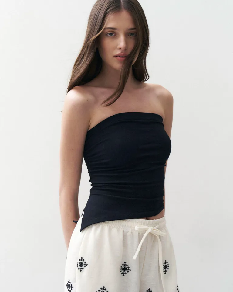 Top negro sin mangas con pliegues y corte asimétrico de Sky en Tops para argentina