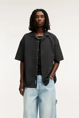 Camisa básica lino corta de Pull&Bear en Camisas para argentina