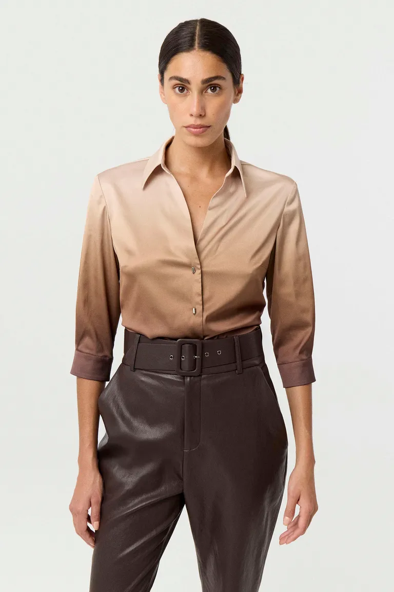 Camisa de mujer con mangas tres cuartos escote en v y efecto degradé de Markova en Camisas para argentina