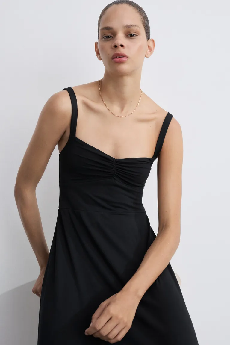 Vestido evasé con tirantes de Mango en Vestidos para argentina
