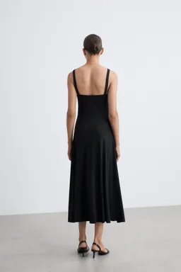 Vestido evasé con tirantes de Mango en Vestidos para argentina