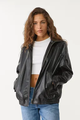 Cazadora oversize efecto piel de Stradivarius en Chaquetas para argentina