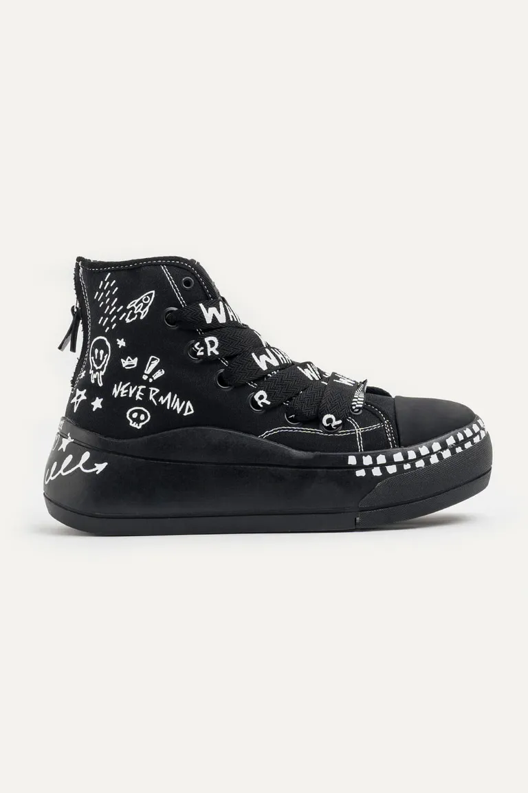 Zapatillas de loneta con diseño gráfico estampado y suela alta para un look de tendencia de 47 Street en Zapatillas para argentina