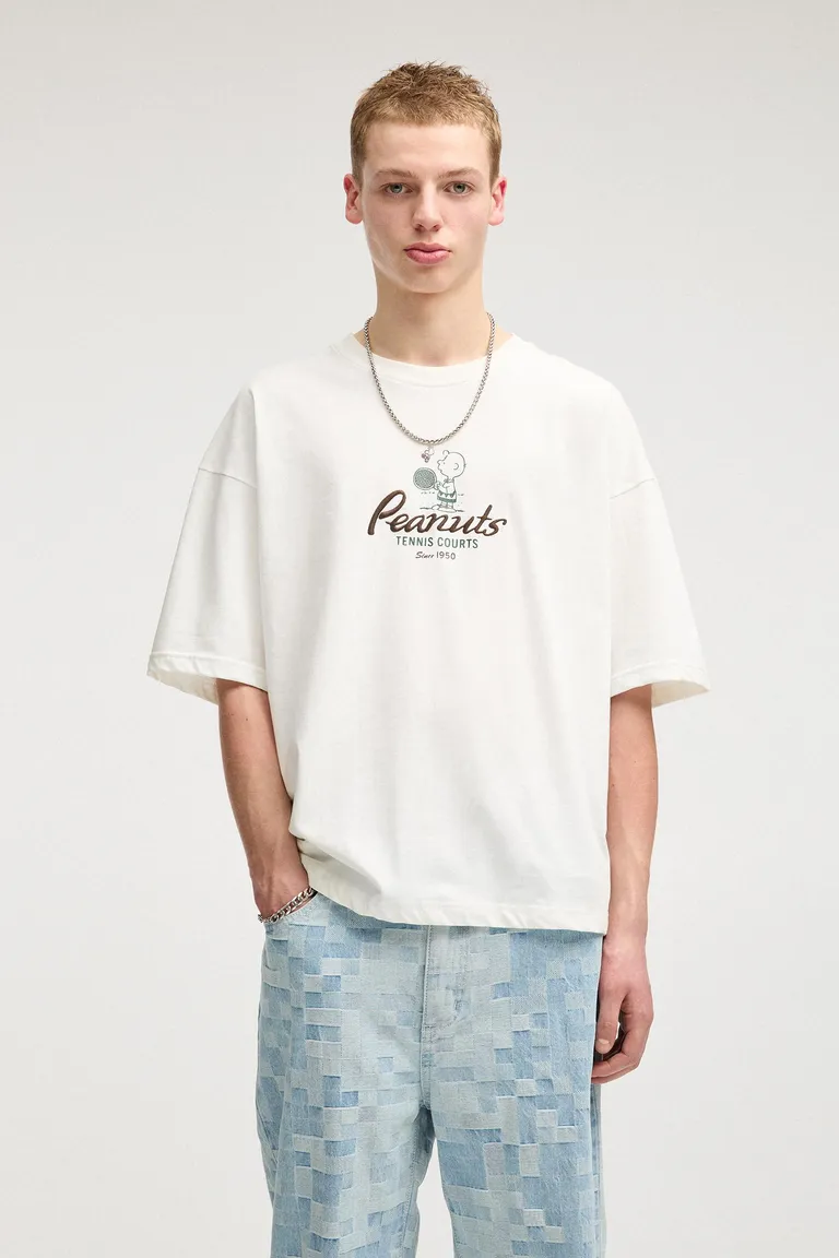 Remera peanuts de Pull&Bear en Remeras y Polos para argentina