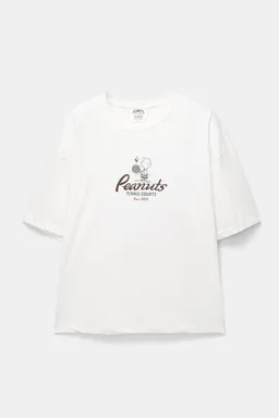 Remera peanuts de Pull&Bear en Remeras y Polos para argentina