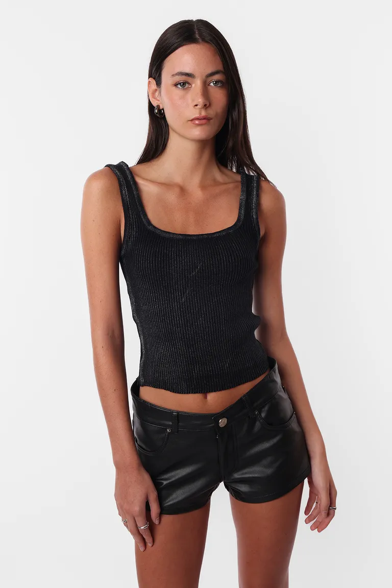 Top corto de punto con detalles metalizados, escote marcado y silueta ceñida de Top White en Tops para argentina