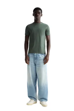 Camiseta básica muscle fit de Pull&Bear en Remeras y Polos para argentina