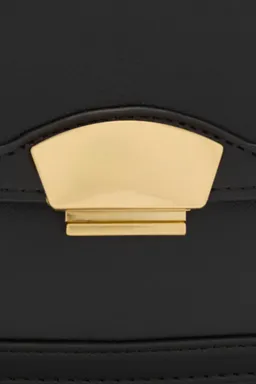 Bolso cruzado cierre metálico de Mango en Bolsos y Carteras para argentina