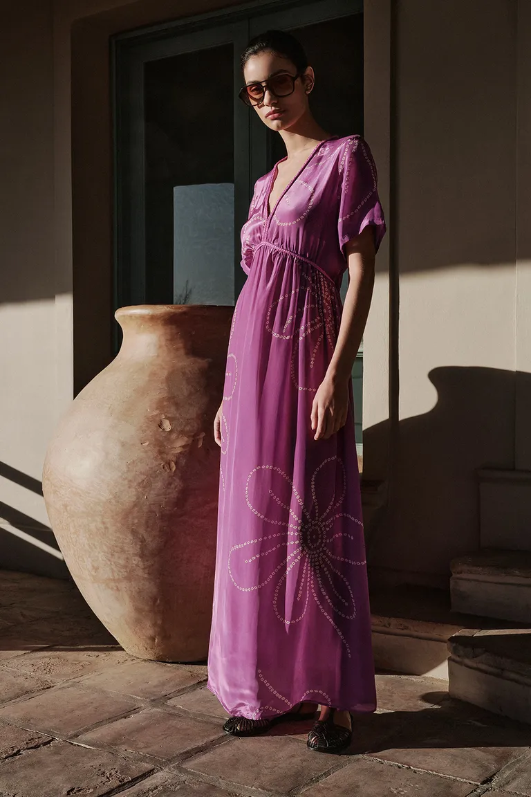 Vestido maxi rosa orchid de viscosa con escote en V y mangas amplias de Sweet en Vestidos para argentina