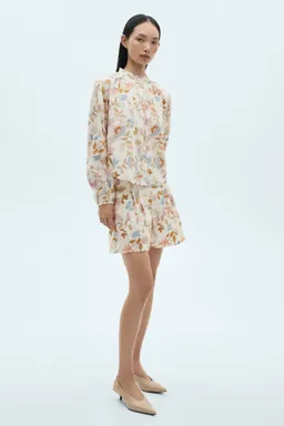 Shorts pinzas estampado floral de Mango en Shorts para argentina