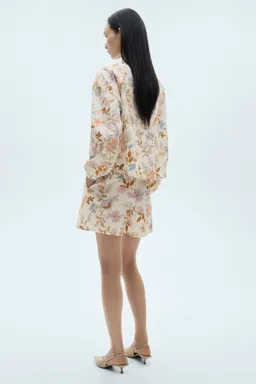 Shorts pinzas estampado floral de Mango en Shorts para argentina