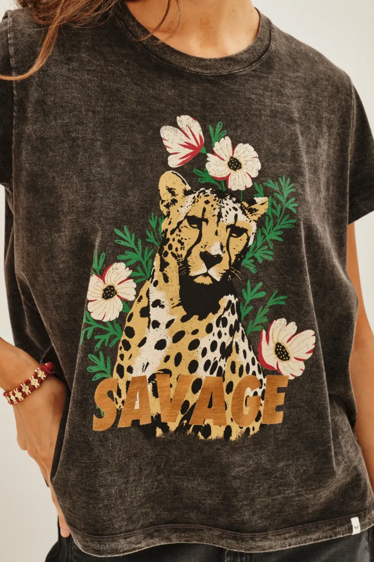 Remera de cuello redondo con estampa central animal y floral de Rapsodia en Remeras para argentina