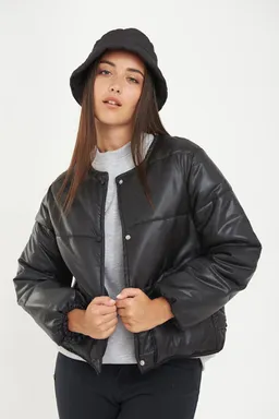 Bomber selena negro de Donadonna en Chaquetas para argentina
