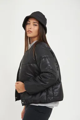 Bomber selena negro de Donadonna en Chaquetas para argentina