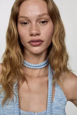 Top halter con botones de Mango en Tops para argentina