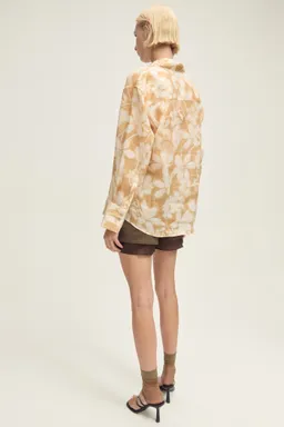 Camisa floral multiposición de Mango en Camisas para argentina
