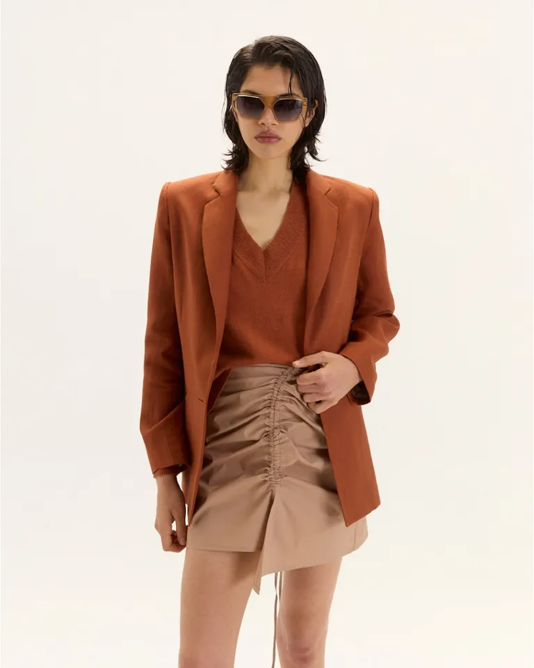 Blazer naranja de lino con diseño cruzado y un solo botón para un look moderno y elegante de Blue Sheep en Blazers para argentina