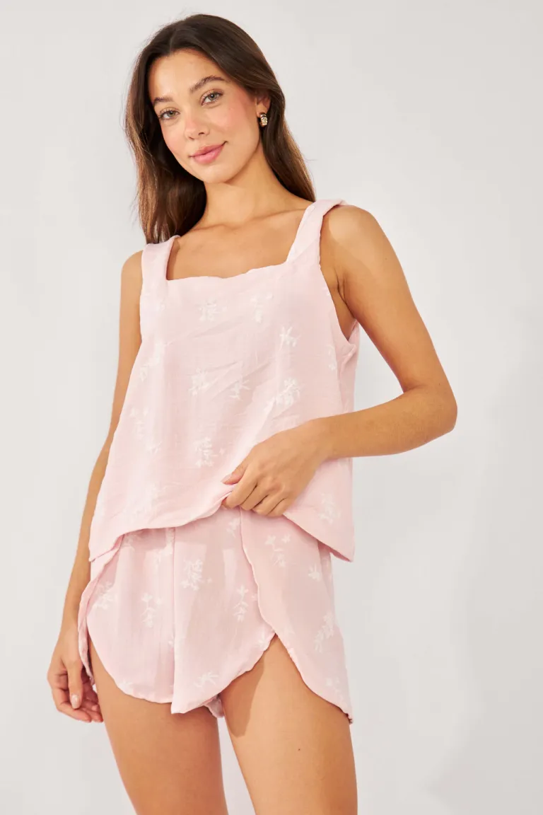 Blusa bordada de escote cuadrado, ideal para lucir con shorts ricci de Belle en Blusas para argentina