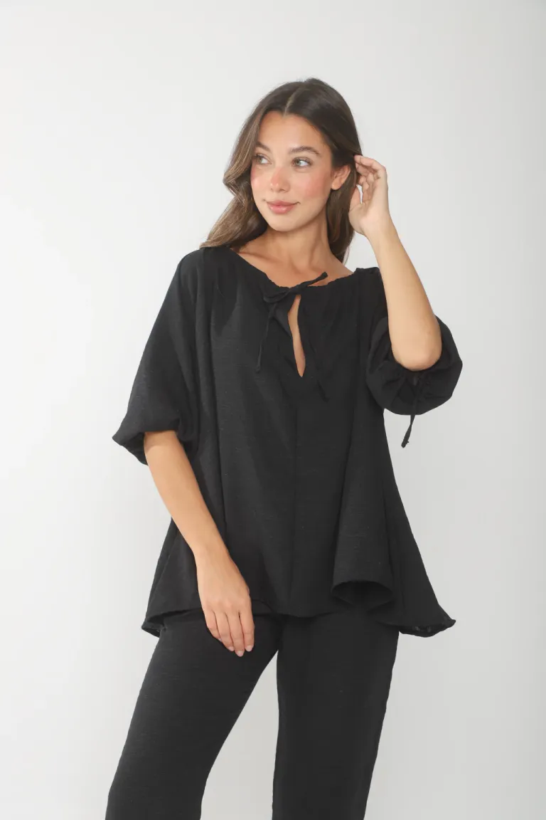 Blusa Beige Holgada con Cordón en Cuello y Mangas de Belle en Blusas para argentina