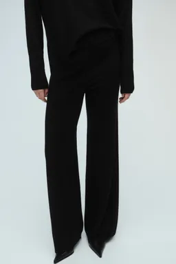 Pantalón wideleg punto fino de Mango en Pantalones para argentina