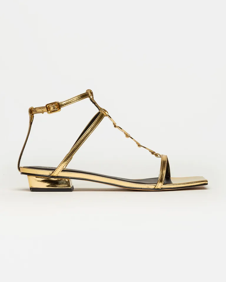 Sandalias bajas doradas de cuero metalizado con hebilla en el tobillo de Prüne en Sandalias para argentina