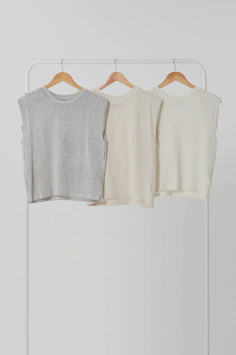 Musculosa acanalada de diseño sencillo y elegante para mujer de Apricot en Remeras para argentina