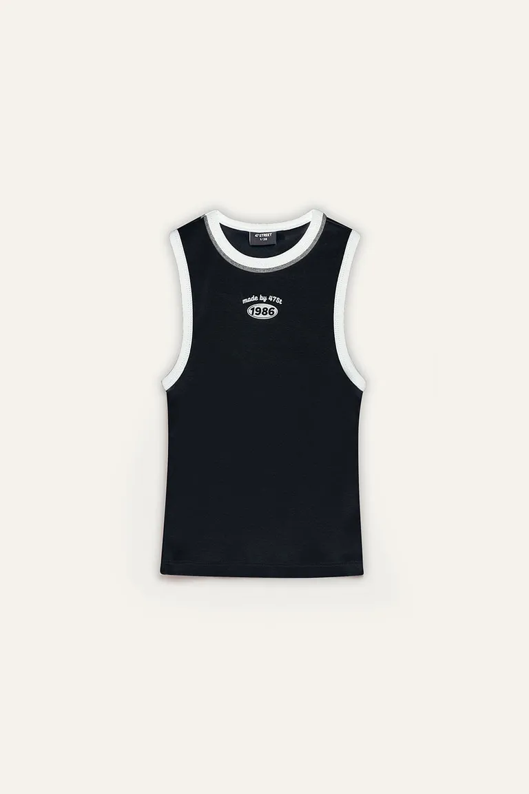 Musculosa deportiva de diseño en color negro con detalles en ribb de 47 Street en Remeras para argentina