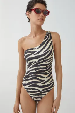 Bañador estampado animal de Mango en Swimwear y Beachwear para argentina