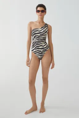 Bañador estampado animal de Mango en Swimwear y Beachwear para argentina