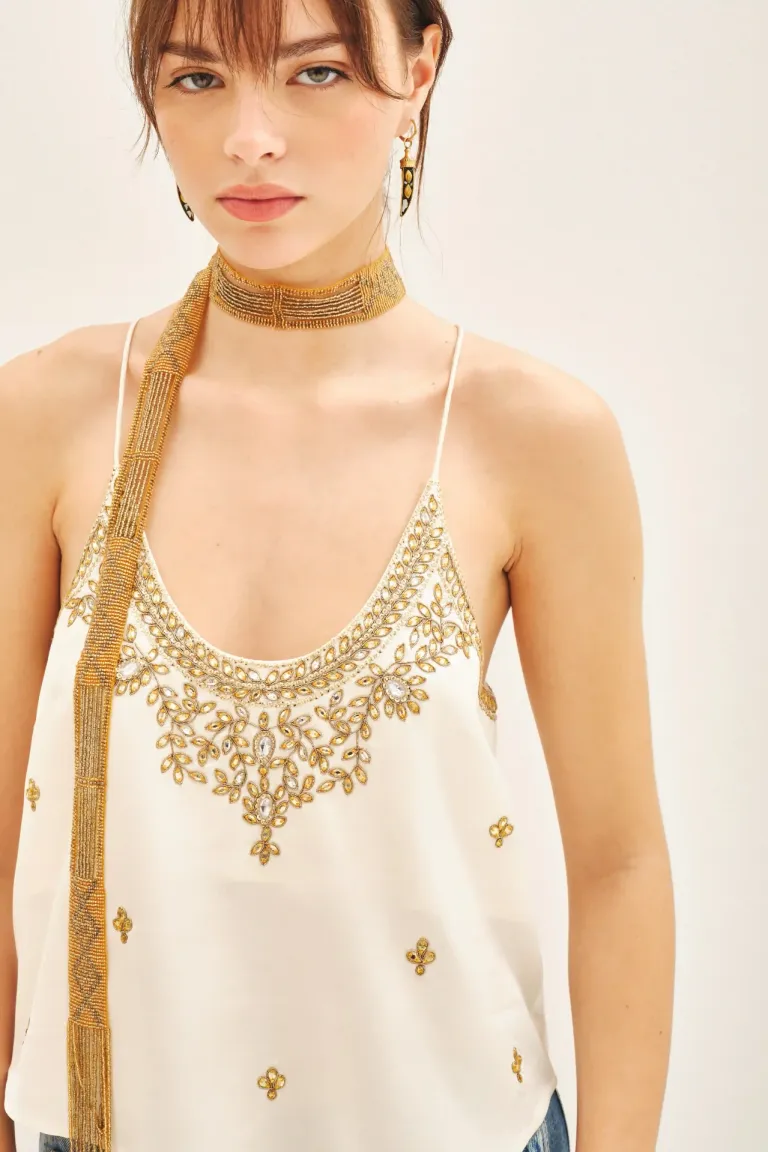 Top corto con breteles finos y bordados artesanales, cuello redondo y detalles brillantes de Rapsodia en Tops para argentina