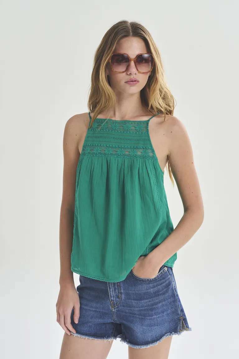 Blusa de tirantes verde - Diseño elegante y sofisticado para un look moderno de Akiabara en Blusas para argentina