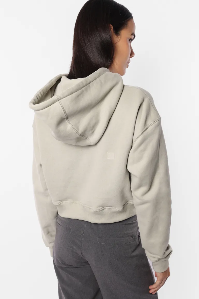 Buzo de frisa gamuzada con capucha, bolsillo canguro y detalles metálicos de Top White en Buzos y Sweaters para argentina