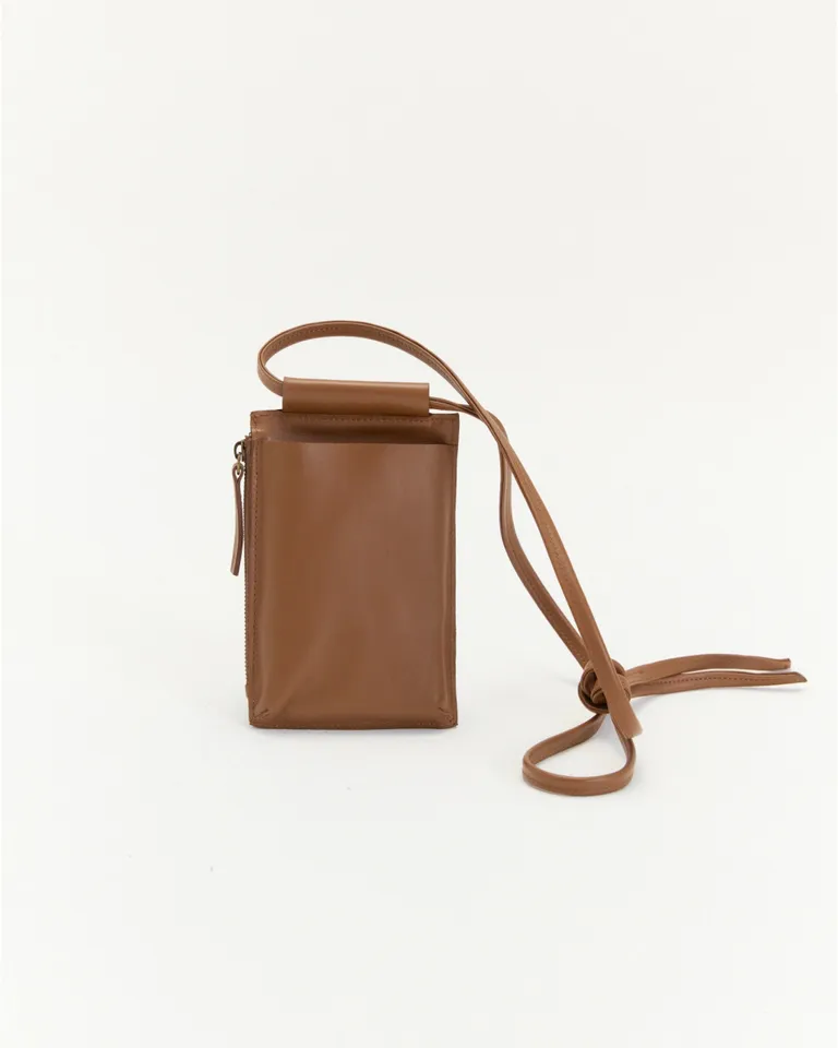 Minibag reiko: un accesorio de moda con diseño funcional y elegante de Blue Sheep en Bolsos y Carteras para argentina