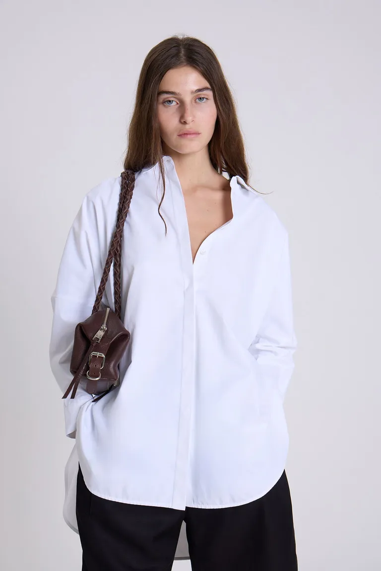 Camisa oversize en algodón suave y de corte amplio para el día a día de Maria Cher en Camisas para argentina