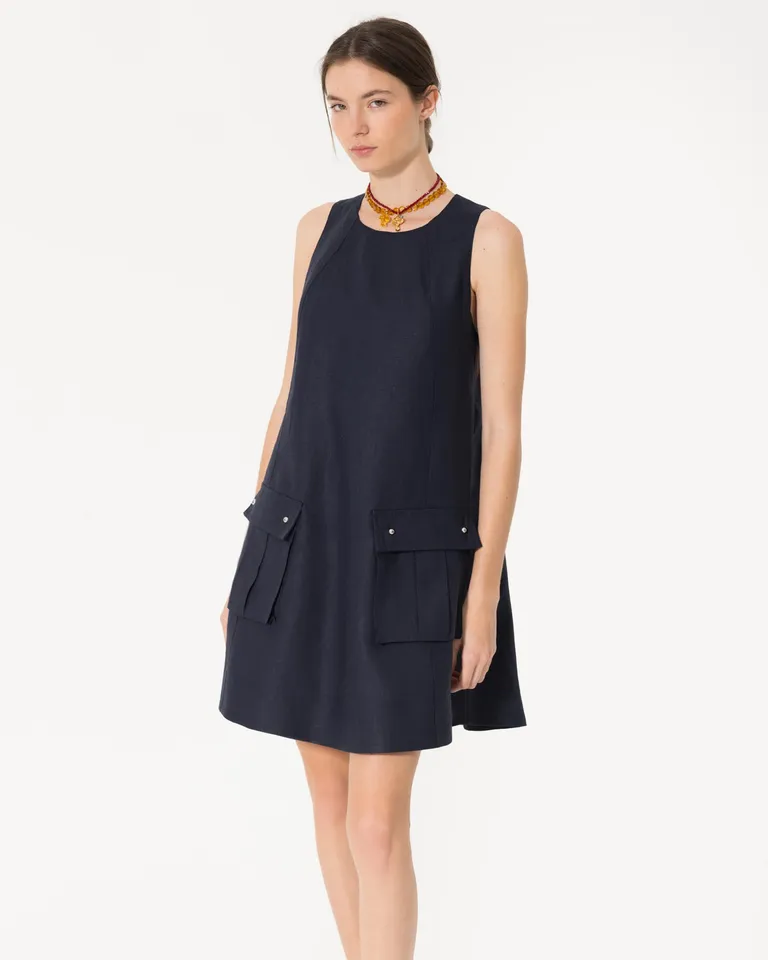 Vestido Emilia de lino negro con escote en U y detalles en bronce de Jazmin Chebar en Vestidos para argentina