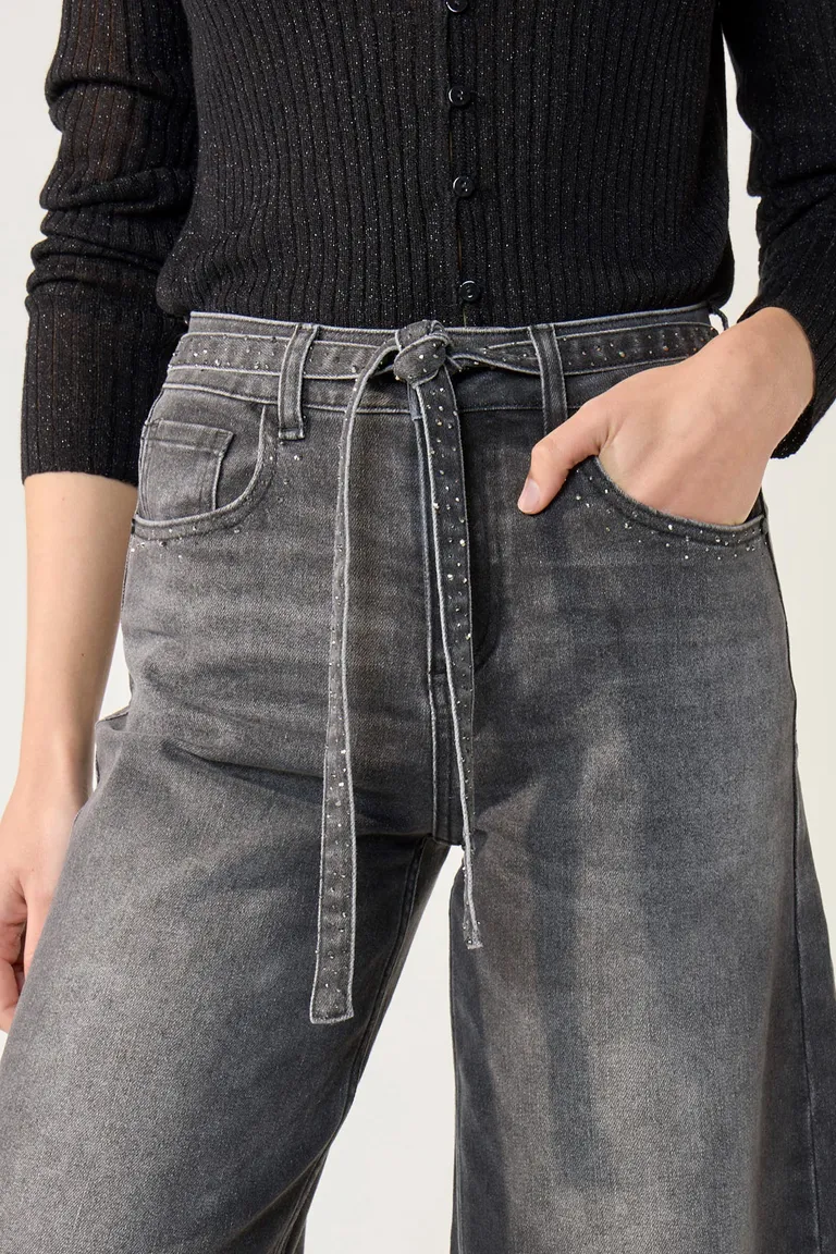 Pantalones de tiro medio, pierna ancha y lazo en la cintura en color negro de Cuesta Blanca en Pantalones para argentina