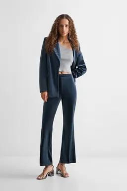Pantalón recto terciopelo de Mango Teen en Pantalones para argentina