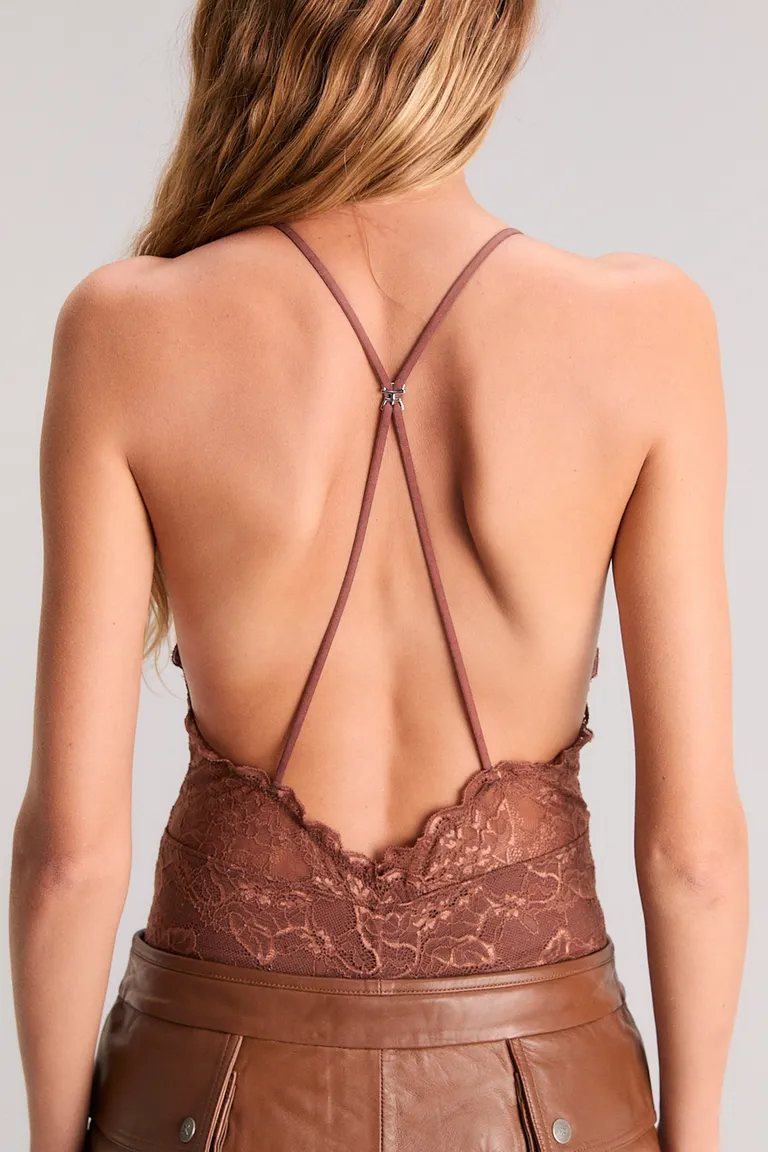 Body de Mujer en Puntilla con Escote Profundo y Espalda Cruzada de Kosiuko en Bodies para argentina