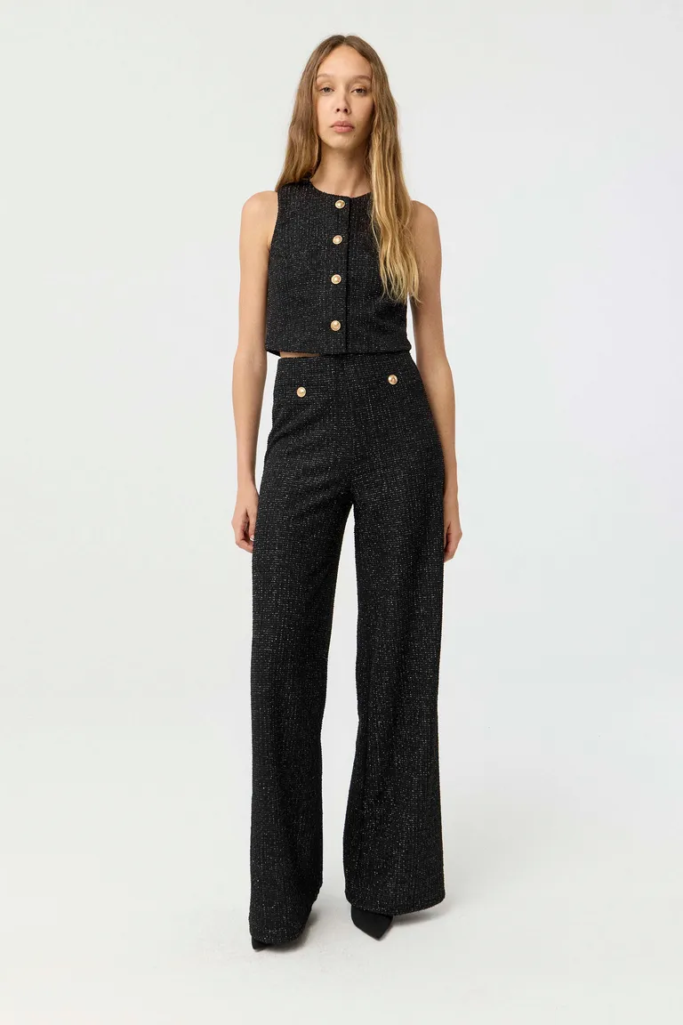 Chaleco corto sin mangas con cuello redondo y botones metálicos frontales de Markova en Chalecos para argentina