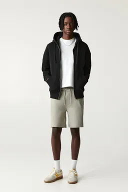Bermuda jogger piqué de Pull&Bear en Bermudas y Shorts para argentina