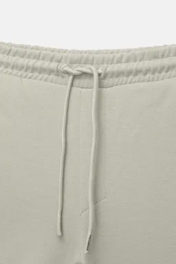 Bermuda jogger piqué de Pull&Bear en Bermudas y Shorts para argentina