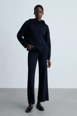 Sweater cuello asimétrico punto de Mango en Buzos y Sweaters para argentina