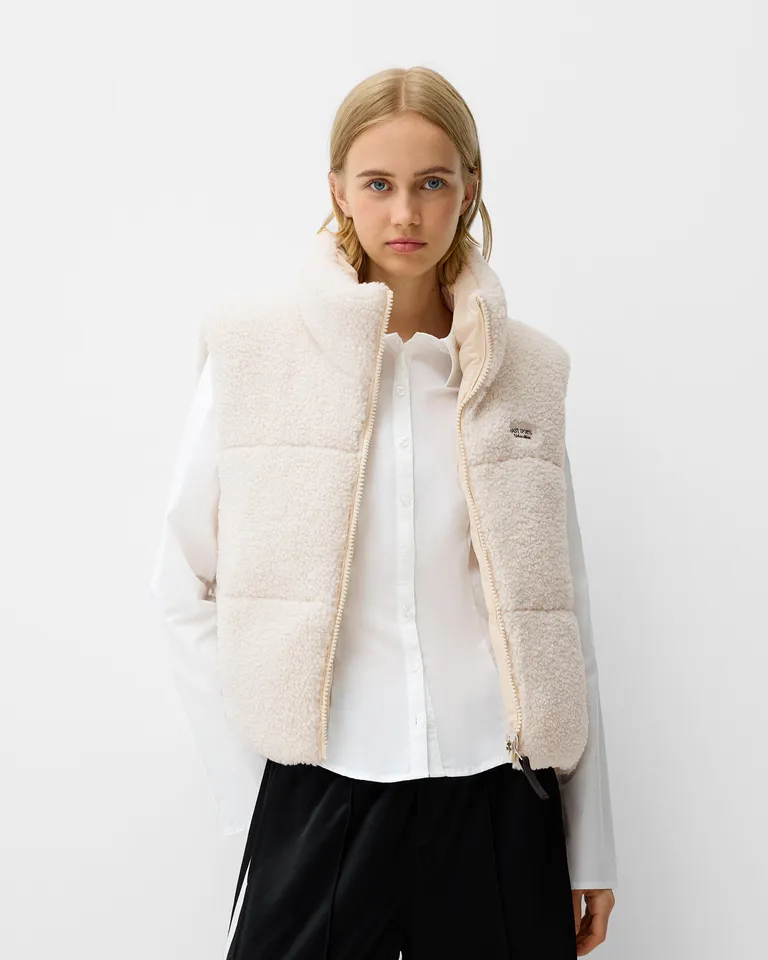 Chaleco reversible borreguito de Bershka en Chalecos para argentina