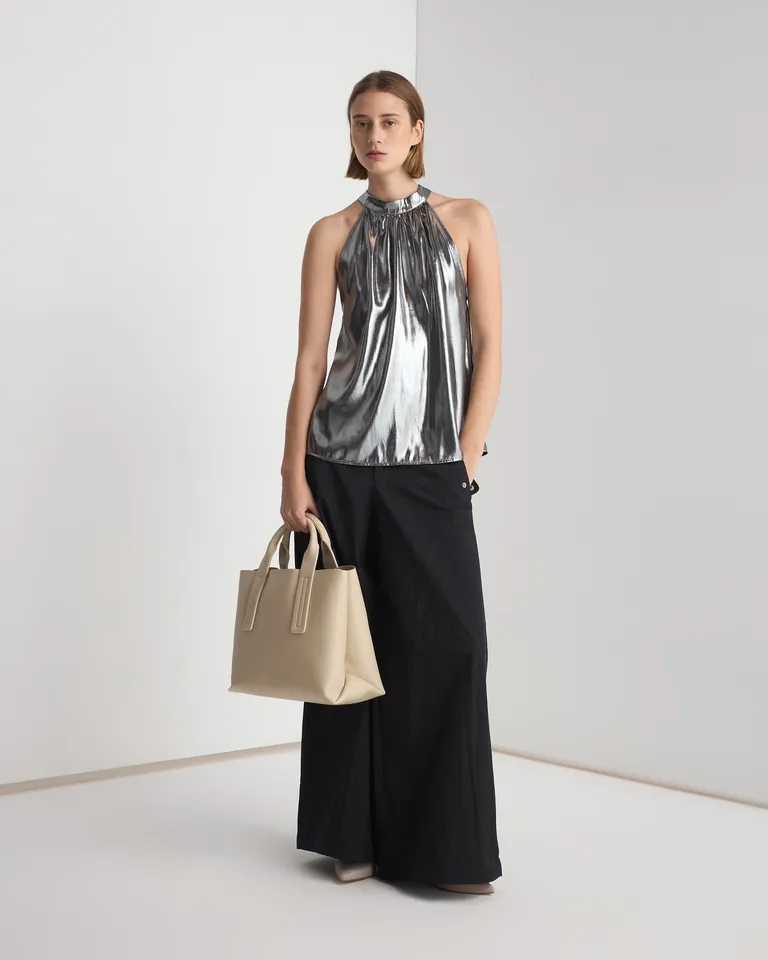 Top de diseño regular y brilloso en tonos plateados de Prüne en Tops para argentina