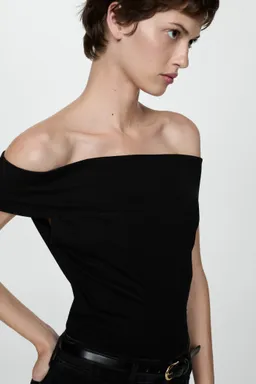 Top offshoulder entallado de Mango en Tops para argentina