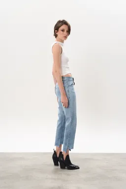 Jean denim mom lenny de Magda en Pantalones para argentina