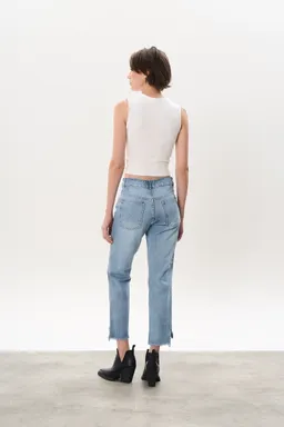 Jean denim mom lenny de Magda en Pantalones para argentina