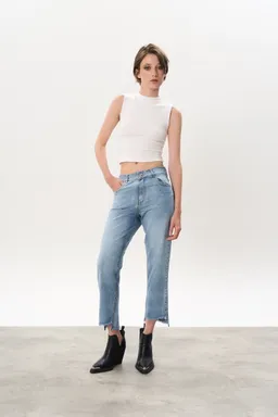 Jean denim mom lenny de Magda en Pantalones para argentina